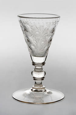 Kelchglas aus farblosem Glas;