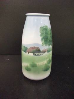 Kleine Vase, Landschaft mit Bergen;