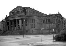 Ruine des Schauspielhauses am Gendarmenmarkt in Berlin