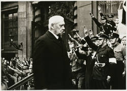 Der Tag der nationalen Arbeit. Der Reichspräsident trifft im Lustgarten ein.