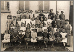 Gruppenbildnis Mädchenklasse, 8. Klasse 1918;