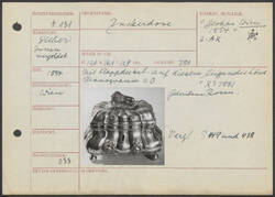 Rechteckige Zuckerdose mit Deckel, darauf liegender Löwe und Monogramm "GB", 1854