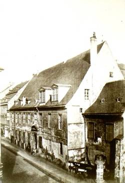 Das alte Rathaus an der Königstraße;