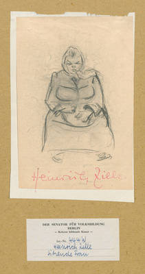 Sitzende Frau mit Kopftuch