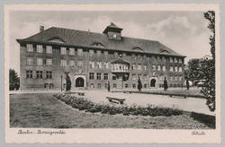 Schulgebäude der Mittelschule in Berlin-Borsigwalde;