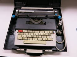 Schreibmaschine"Olivetti lettera 36"