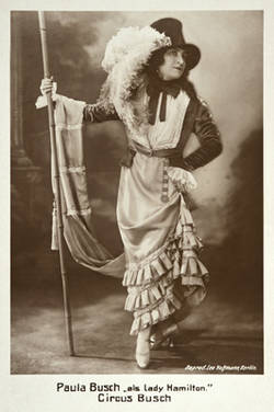 Paula Busch als Lady Hamilton im Circus Busch