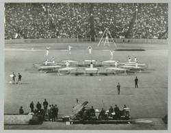 "Abendliche Großveranstaltung im Olympiastadion". Turnfest 1968. Trampolin