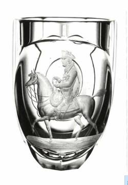 Glas mit der Darstellung Friedrich II. zu Pferde 