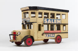 Doppelstockbus mit Werbung "Salem"