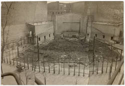 zerstörte Gartenbühne des Rose-Theaters, Grosse Frankfurter Str. 132 