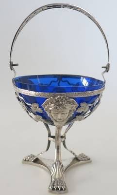 Silberne Zuckerschale mit blauem Glaseinsatz