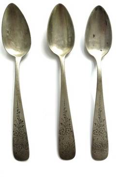 Drei Teelöffel aus Silber
