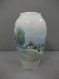 Vase, Landschaft mit Gebirge;