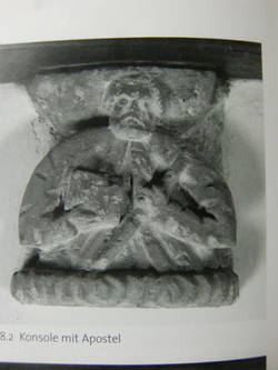 Konsolstein mit der Darstellung eines Apostels vom Haus Köllnischer Fischmarkt 5