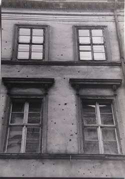 "Charitéstraße 4. Fensterdetails"