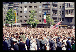 Rudolph Wilde Platz/Menschenmenge