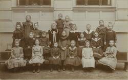 "Höhere Mädchen-Schule in Spandau. Klasse VIII. 1903."