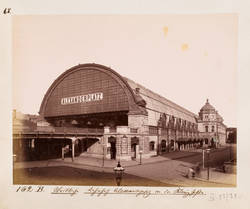 Der Bahnhof Alexanderplatz von der Königstraße, von Südosten aus