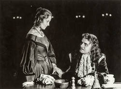 Szene mit Helene Thimig als Natalie und Friedrich Kayssler als Kurfürst in Prinz von Homburg