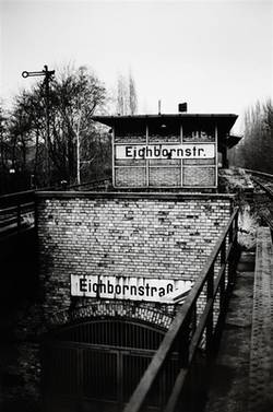 Stillgelegt: Eichbornstraße. (Bahnhof, Eingang / 1 Kremmener Bahn 4)