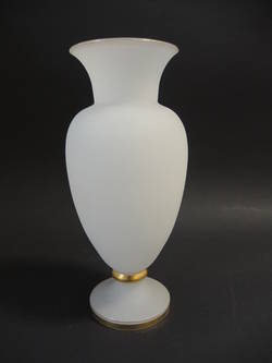 Alabasterglasvase mit Vergoldung