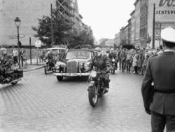 Reportage-Bildserie vom Besuch des Bundeskanzlers Adenauer