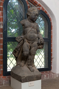 Putto, vermutlich Jahreszeitenfigur