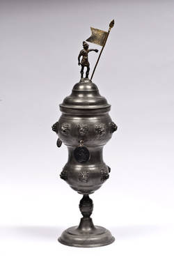 Willkomm-Pokal der Berliner Messserschmiede, 1760;