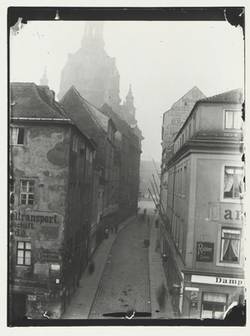 Dresden, Blick von den Brühlschen Terrassen auf die Frauenkirche - 1 v. 2.