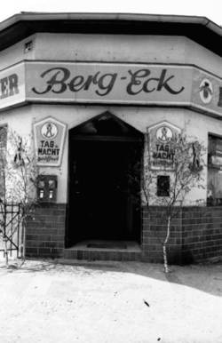 o.T., Eck-Kneipe/Lokal/Gaststätte "Berg-Eck", "Tag und Nacht geöffnet", Am Bahnhof Westend