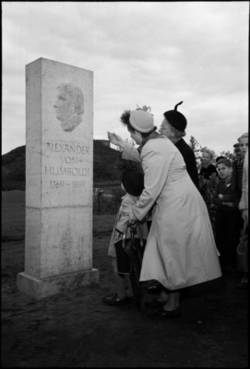 Gedenkstele für Alexander von Humboldt im Humboldthain