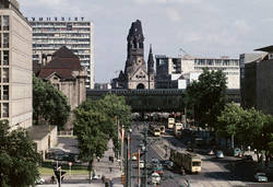 Hardenbergstraße mit Blick zur Kaiser-Wilhelm-Gedächtniskirche