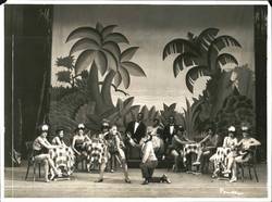 Metropol-Theater-Revue Black people. Schluss-Scene mit Josephine Baker