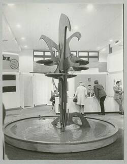 Auf der Industrieausstellung zeigt und sorgt seit gestern für eine neue Attraktion GABUN ... Industrieausstellung Berlin 1968