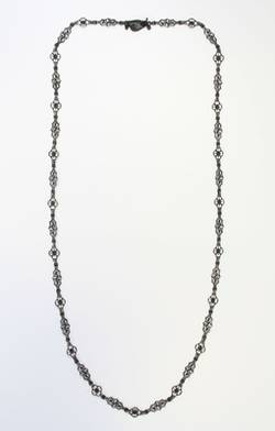 Lange Halskette oder Fächerkette