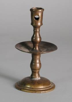 Kragenleuchter aus Bronze;