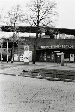 Stillgelegt: Siemensstadt. (Bahnhof, Vorplatz / 3 Siemensbahn 2)