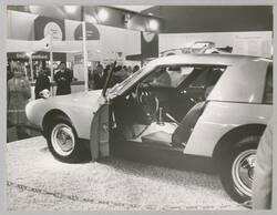 Am Sonntag schließt die Deutsche Industrieausstellung Berlin 1968 ... Kunststoffauto bei der Industrieausstellung Berlin 1968