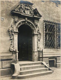 Breitestr. 35. Portal u. Fenstergitter. 1914.