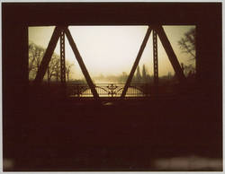 o.T., Brücke mit Blick über den Teltowkanal an der Grenze zu Ost-Berlin;