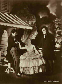 Szene mit Walter Jankuhn, Erika von Thellman und Alfred Braun in "Dreimädelhaus" im Großen Schauspielhaus Berlin 1928