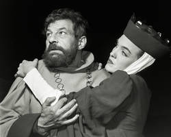Szene mit Stefan Schnabel und Claudia Losch in Macbeth