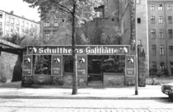 o.T., "Schultheiss-Gaststätte" auf Ruinen-Grundstück
