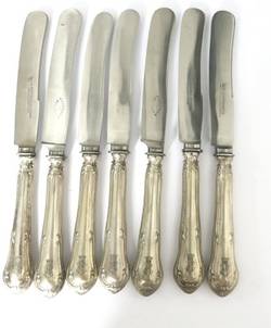 7 Messer mit Silbergriffen