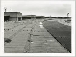 "Berlin- Tempelhof Flughafen/ Dach des Hauptgebäude"