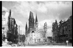 Überblick auf die zerstörte Kaiser-Wilhelm-Gedächtniskirche