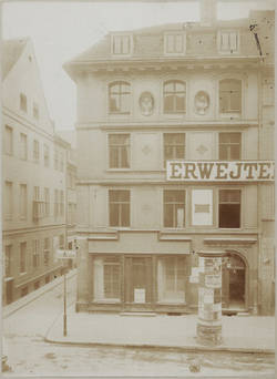 Brüderstraße 33, Ecke Neumannsgasse 10. Schlüter Haus, kurz vor dem Abbruch für den Erweiterungsbau des Kaufhaus Hertzog
