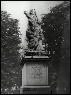 Christo. Louis XIII 1967