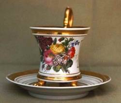 Tasse mit Unterschale, Deutsche Blumen und Golddekor